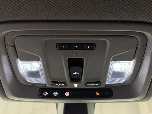 Used 2021 Chevrolet Silverado 1500 RST image 18