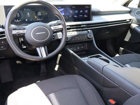 Used 2025 Hyundai Sonata SEL FWD image 4