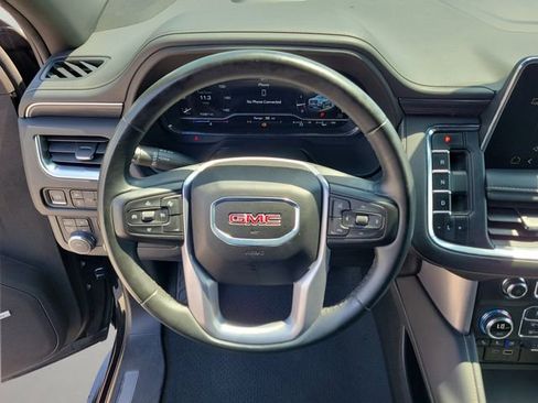 Used 2024 GMC Yukon XL SLT image 26