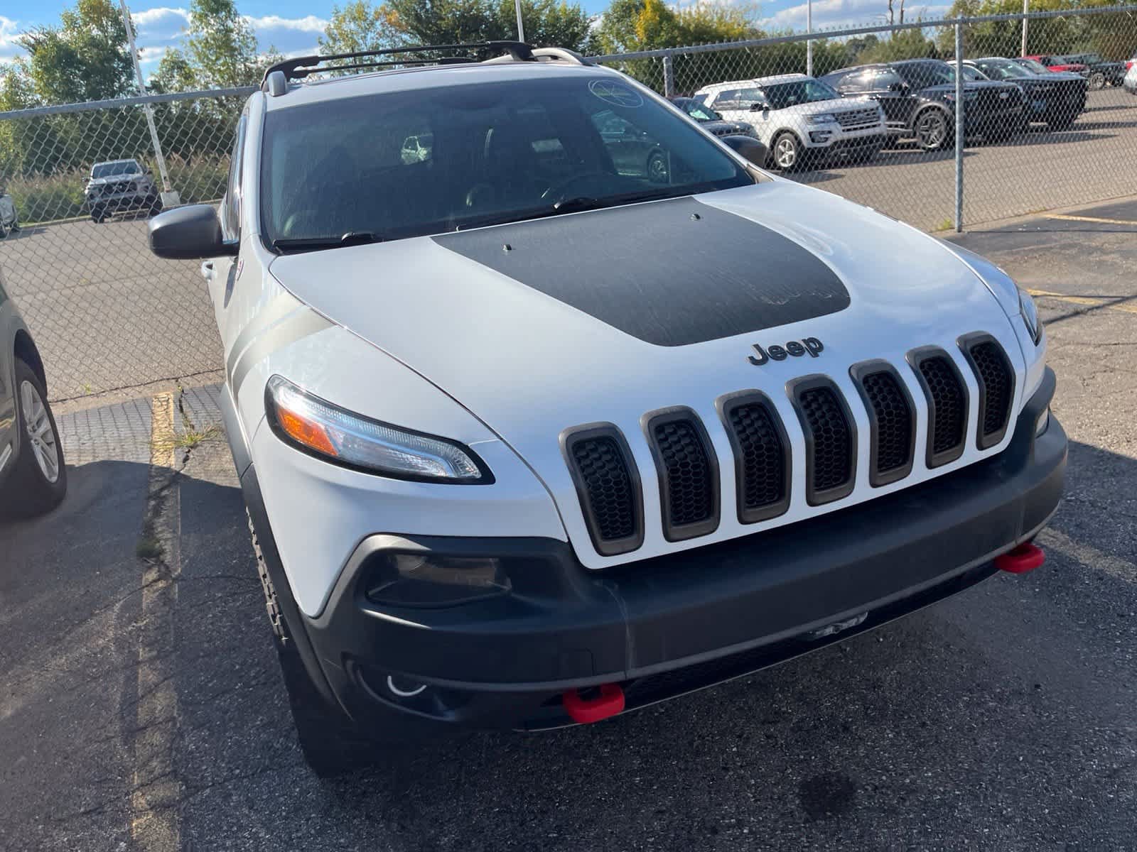 Used 2017 Jeep Cherokee Trailhawk w/ Comfort & Convenience Group AWD/4WD image 17