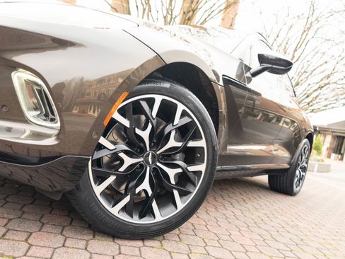 Used 2021 Aston Martin DBX image 48