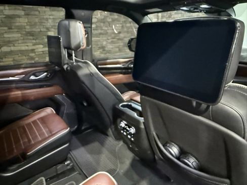 Used 2024 GMC Yukon Denali Ultimate image 32