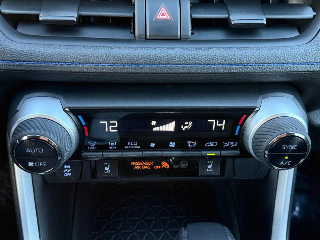 Used 2022 Toyota RAV4 SE w/ Convenience Package AWD/4WD image 16
