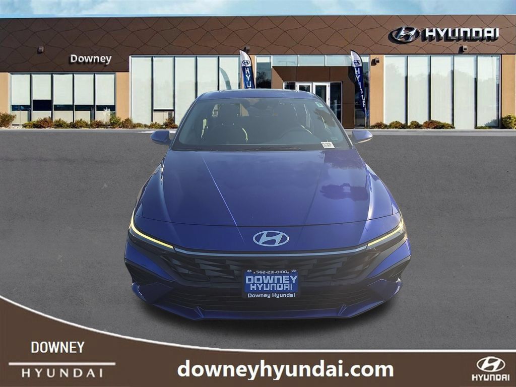 Used 2025 Hyundai Elantra SEL FWD image 8
