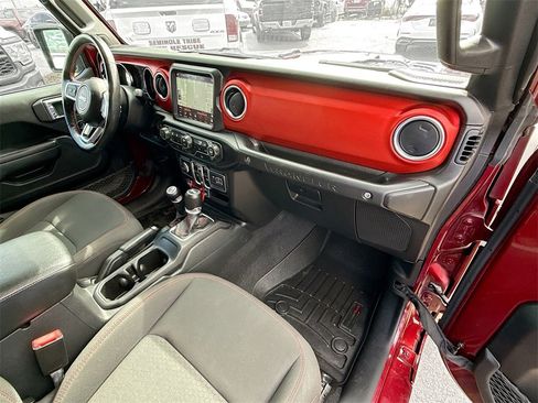 Used 2022 Jeep Wrangler Unlimited Rubicon w/ Cold Weather Group image 33