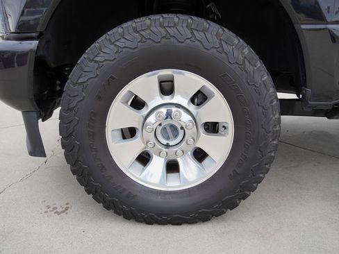 Used 2022 Ford F350 Platinum image 13