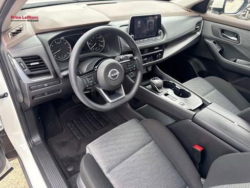Used 2023 Nissan Rogue SV FWD image 17