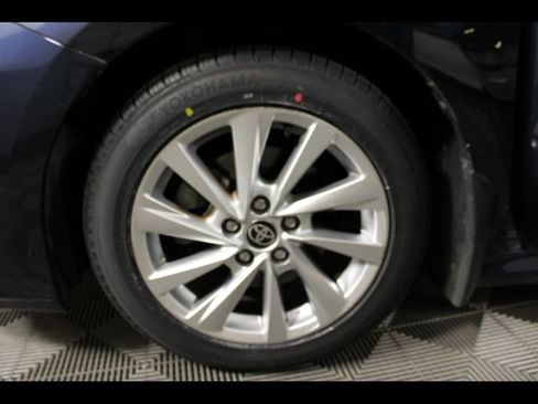 Used 2021 Toyota Camry LE AWD/4WD image 29