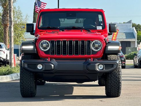 Used 2025 Jeep Wrangler Unlimited Rubicon AWD/4WD image 9