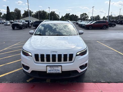Used 2021 Jeep Cherokee Latitude Lux w/ Comfort/Convenience Group FWD image 2
