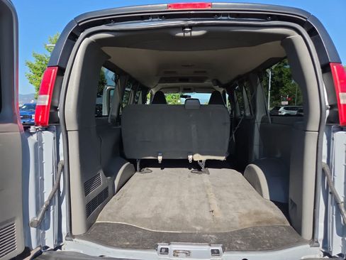 Used 2017 Chevrolet Express 2500 LS RWD image 27