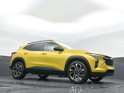 Used 2024 Chevrolet Trax RS w/ Sunroof Package image 26