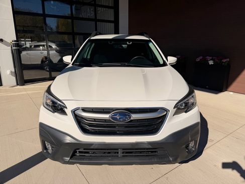 Used 2020 Subaru Outback Premium image 2