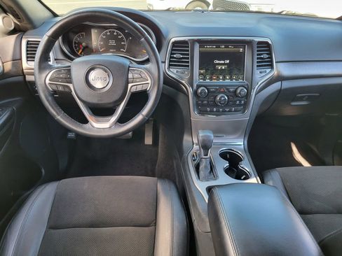 Used 2018 Jeep Grand Cherokee Altitude image 4