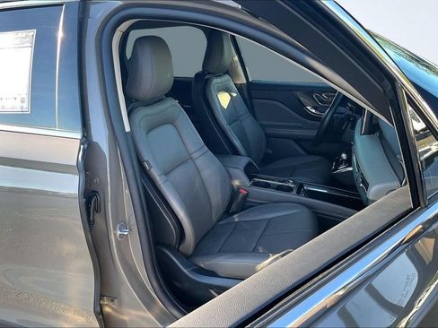 Used 2025 Lincoln Corsair Reserve FWD image 29