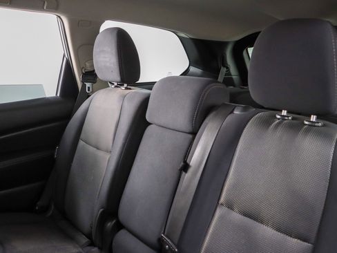 Used 2019 Nissan Pathfinder SV image 24