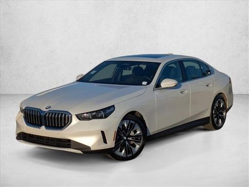 Used 2024 BMW 530i w/ Convenience Package image 1