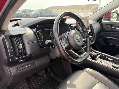 Used 2022 Nissan Pathfinder SV w/ SV Premium Package AWD/4WD image 14