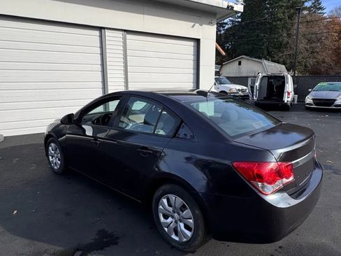 Used 2015 Chevrolet Cruze LS image 5
