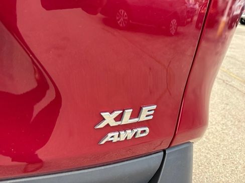 Used 2019 Toyota RAV4 XLE w/ Convenience Package AWD/4WD image 6