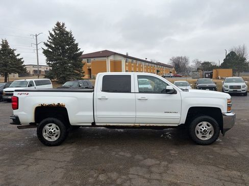 Used 2016 Chevrolet Silverado 2500 LT AWD/4WD image 3