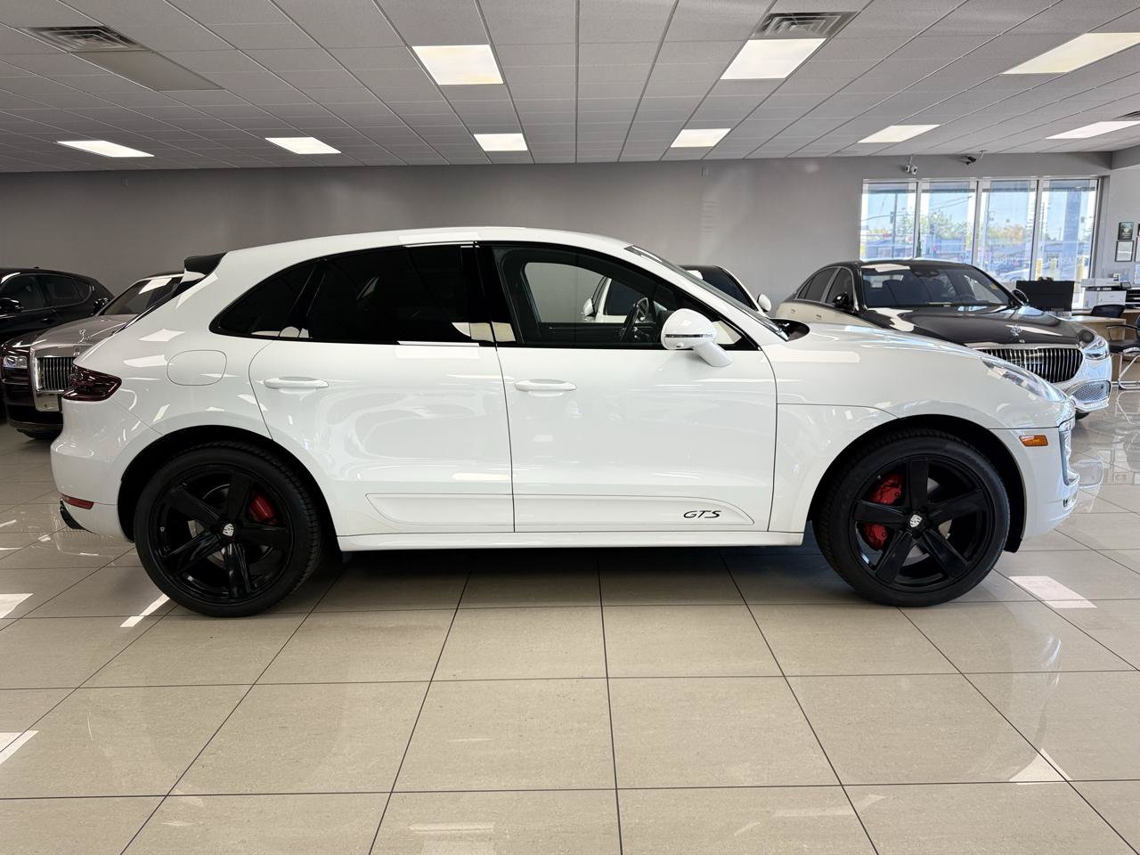 Used 2017 Porsche Macan GTS AWD/4WD image 3