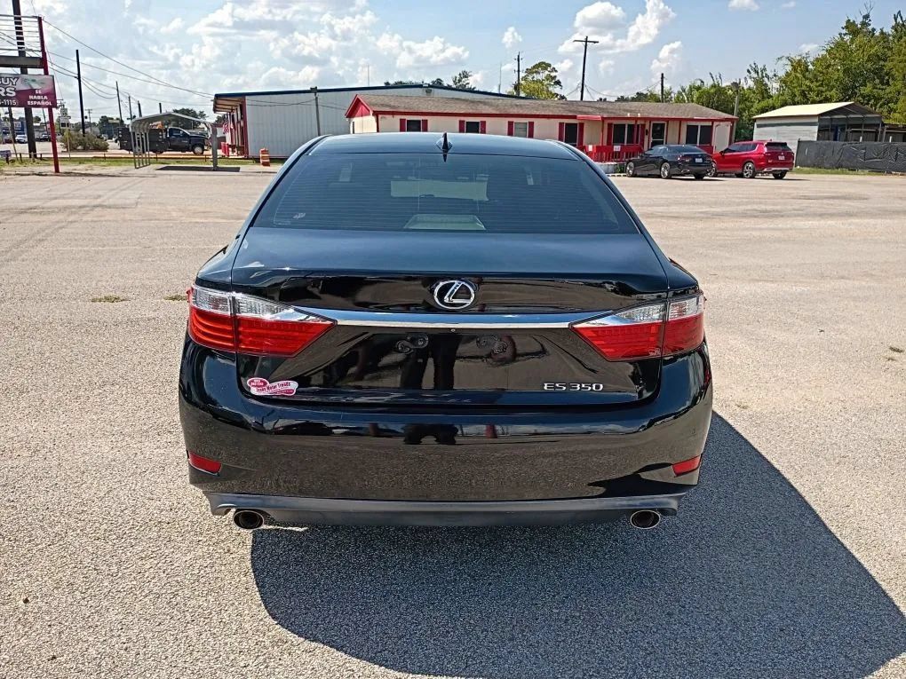 Used 2015 Lexus ES 350 w/ Premium Package FWD image 4