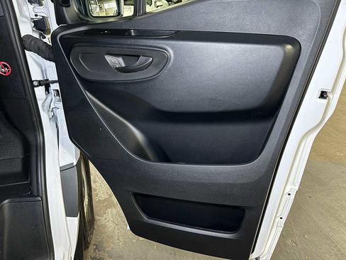 Used 2025 Mercedes-Benz Sprinter 2500 image 10