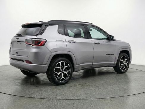 Used 2025 Jeep Compass Limited AWD/4WD image 9