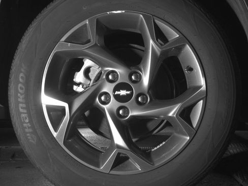 Used 2025 Chevrolet Trax LT FWD image 15