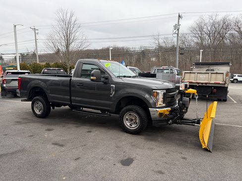 Used 2018 Ford F250 XL w/ Power Equipment Group image 5