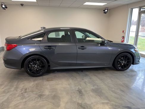 Used 2023 Honda Civic Sport image 5