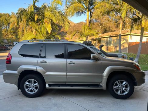 Used 2004 Lexus GX 470 image 2