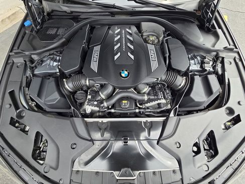 Used 2021 BMW M550i xDrive w/ Dynamic Handling Package AWD/4WD image 31