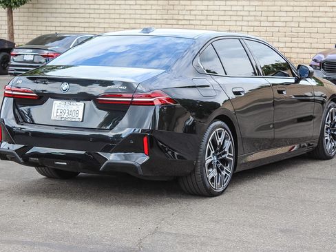 Used 2025 BMW i5 eDrive40i w/ M Sport Package image 6