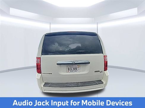 Used 2010 Dodge Grand Caravan SXT FWD image 9