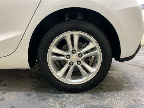 Used 2018 Chevrolet Cruze LT image 19