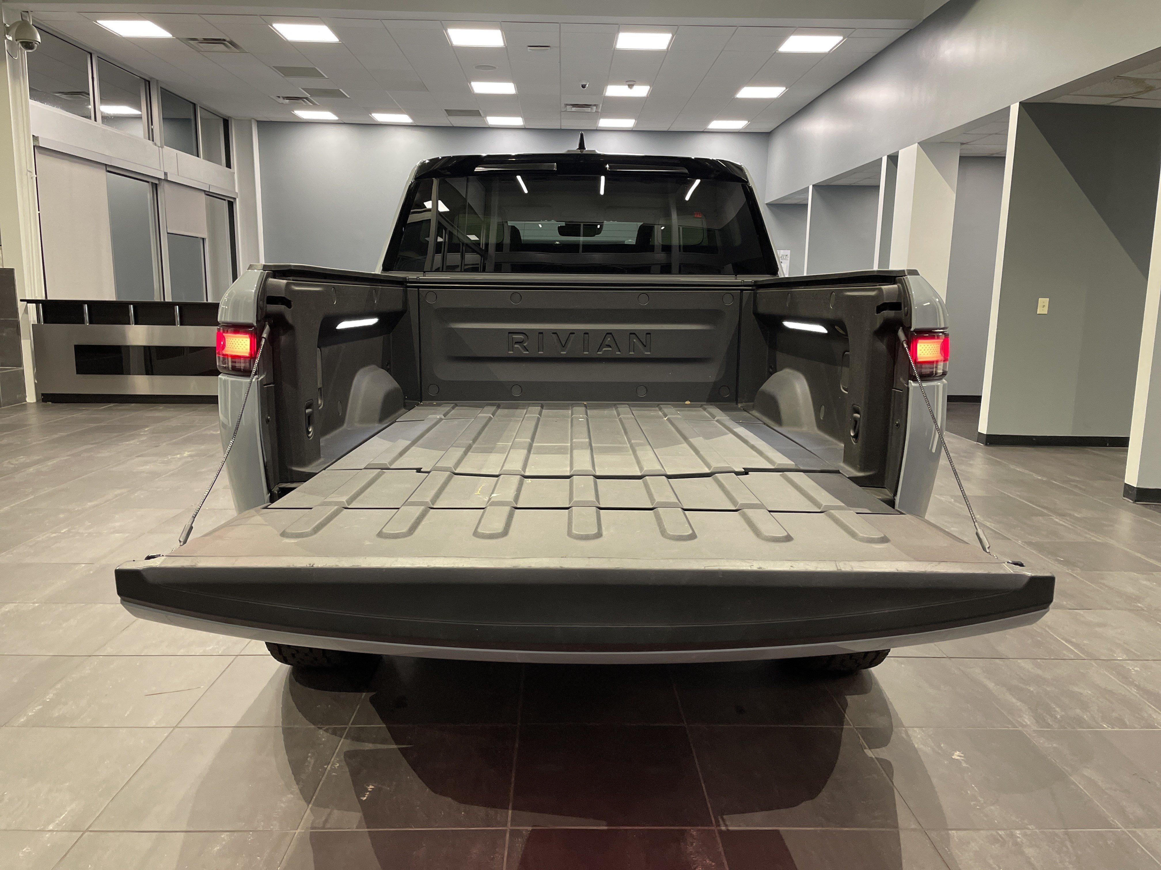 Used 2023 Rivian R1T Adventure Quad AWD/4WD image 35