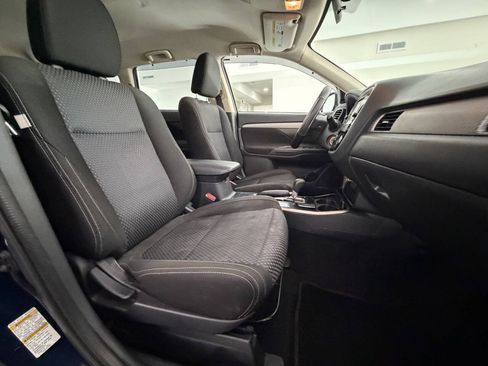 Used 2018 Mitsubishi Outlander SEL AWD/4WD image 14