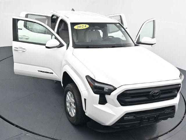 Used 2024 Toyota Tacoma SR5 AWD/4WD image 43