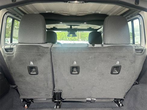 Used 2024 Jeep Wrangler Unlimited Rubicon image 26