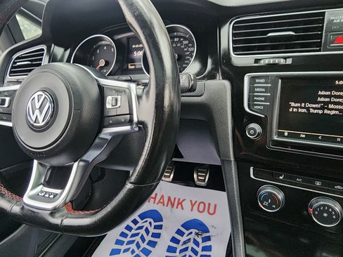 Used 2016 Volkswagen GTI SE image 39