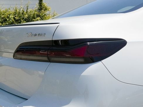New 2026 BMW 750e xDrive w/ Premium Package AWD/4WD image 5