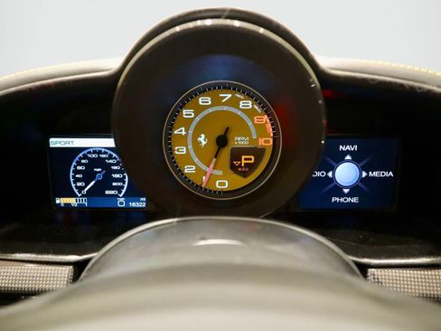 Used 2013 Ferrari 458 Spider RWD image 34