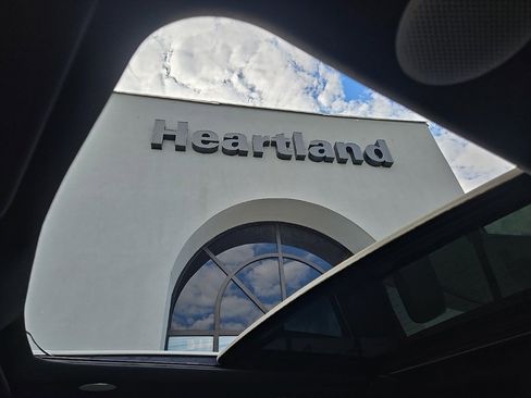 Used 2023 Ford F150 Platinum w/ FX4 Off-Road Package image 92