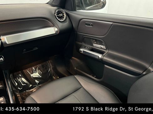Certified 2022 Mercedes-Benz GLB 250 4MATIC w/ Premium Package Lite image 10