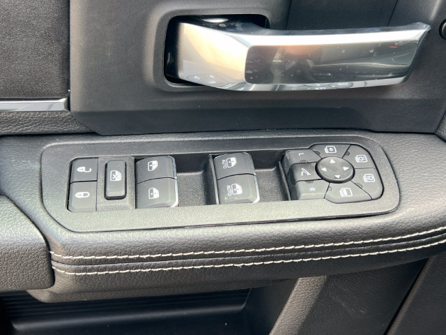 New 2026 RAM 2500 Laramie AWD/4WD image 17