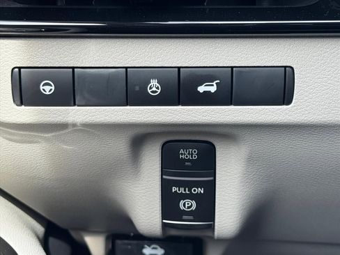 Certified 2025 Nissan Murano SL w/ Cargo Package AWD/4WD image 17
