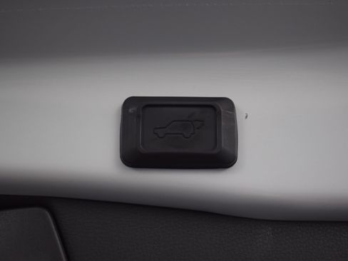 Used 2021 Toyota RAV4 XSE AWD/4WD image 12