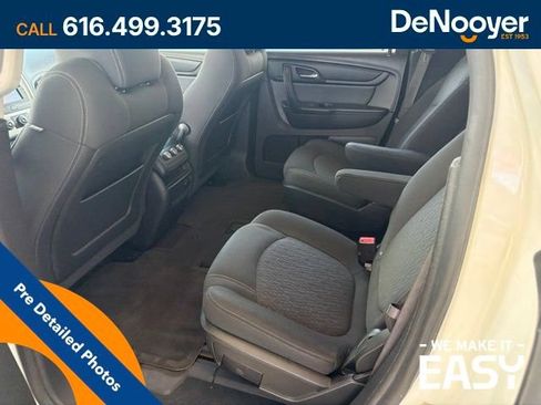 Used 2013 GMC Acadia SLE FWD image 10